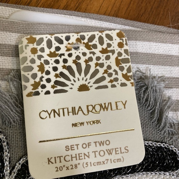 NWT Cynthia ROWLEY SNOWMAN SET OF 2 GRAY STRIPED KITCHEN TOWELS - Picture 6 of 9